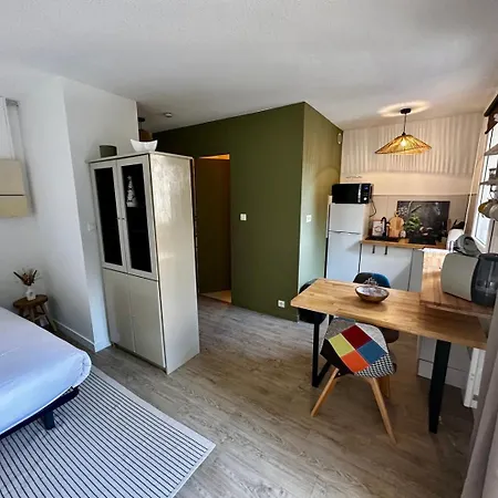 Cosy Sur Cour Apartment